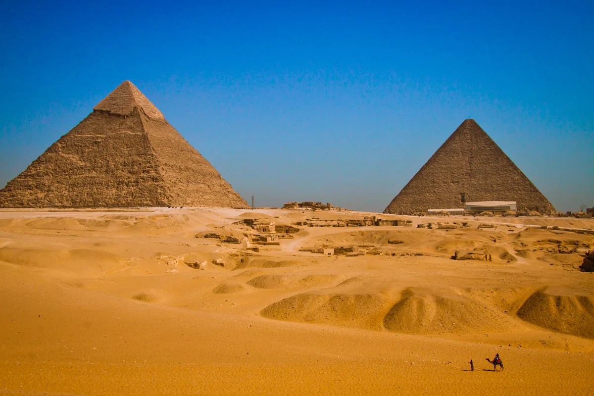 Overnight Tour to Visit Amazing Pyramids in Egypt